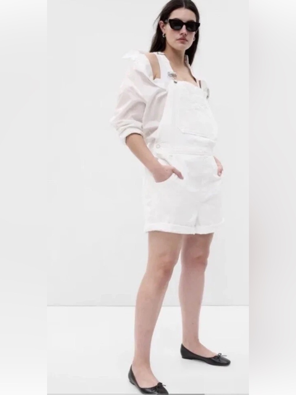 GAP | Women’s White Denim Raw Hem Adjustable Straps Overalls Shorts Romper Sz XS